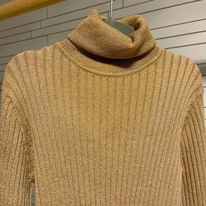 Turtle neck sweater